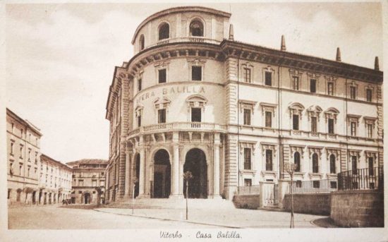 Liceo classico Mariano Buratti - L'edificio il giorno dell'inaugurazione con la scritta Opera Balilla