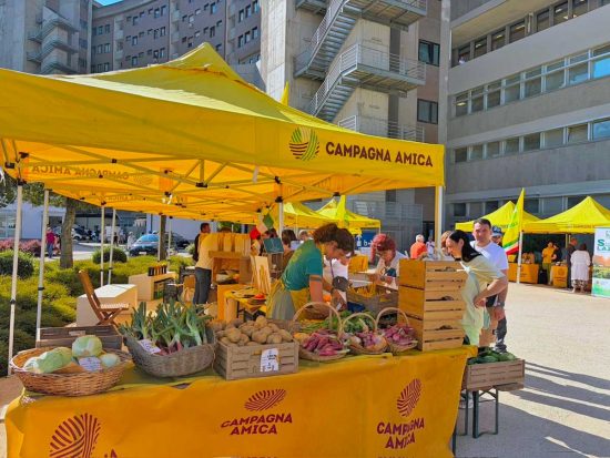 Viterbo - I mercatini dei contadini della Coldiretti all'ospedale Santa Rosa