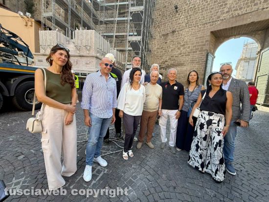 Macchina di Santa Rosa - Il montaggio di Dies Natalis - La sindaca Chiara Frontini & c. - L'incontro con la stampa