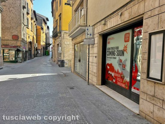 Viterbo - Apre Don Hot, street food asiatico in corso Italia