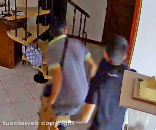 Viterbo - Ladri in azione in un’abitazione di strada Montigliano