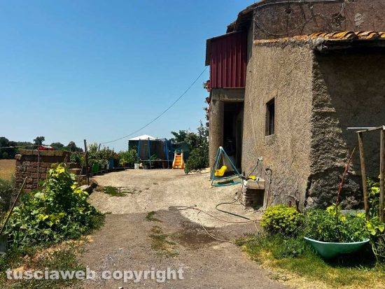Crolla solaio di una casa sulla Cassia Sud