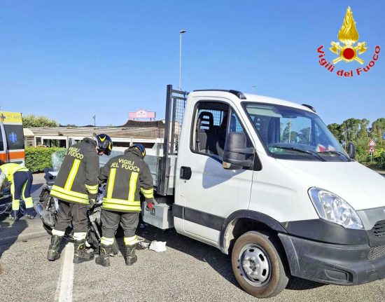 Civitavecchia - Scontro tra scooter e furgone a Sant'Agostino