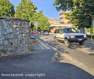 Viterbo – L’immissione su viale Trieste ripulita
