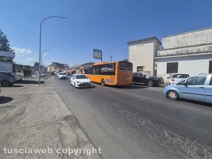 Viterbo - I lavori e il traffico in strada Teverina