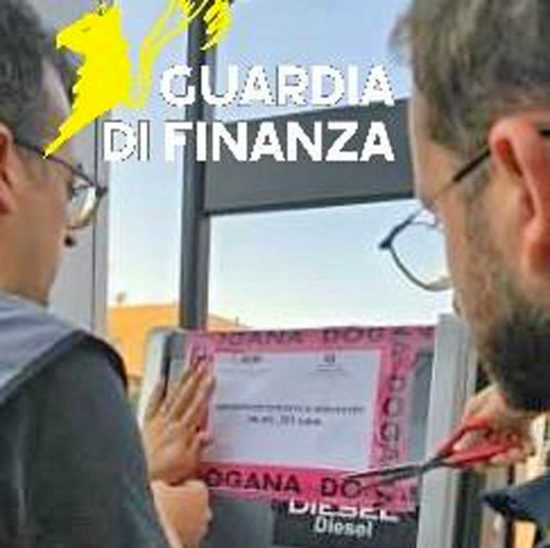 Guardia di finanza e agenzia delle dogane - Controlli ai distributori 