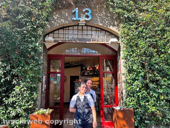 Viterbo - Le dipendenti del bar 13