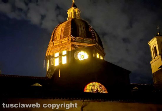 Viterbo - Chiesa di Santa Rosa, per la prima volta si accendono le finestre della cupola