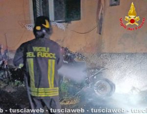 Civitavecchia – Moto in fiamme questa mattina in via Tarquinia