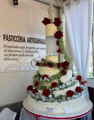 Pasticceria Primavera - La torta in esposizione