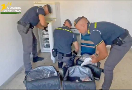 Sutri - Guardia di finanza - 120 chili di hashish in un casolare