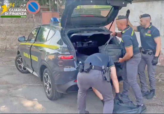 Sutri - Guardia di finanza - 120 chili di hashish in un casolare