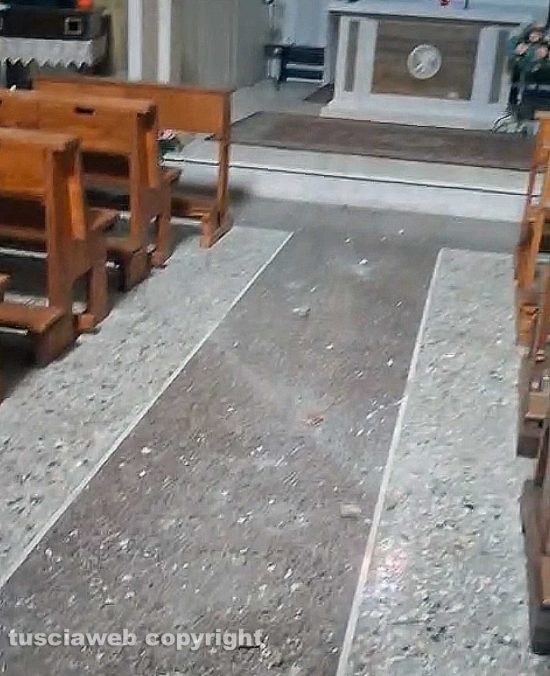 Fulmine sulla chiesa di Sant'Angelo - Danni al tetto 