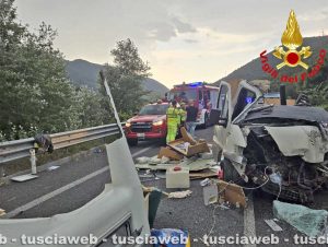 Frontale Pullman e camper sulla Terni-Rieti
