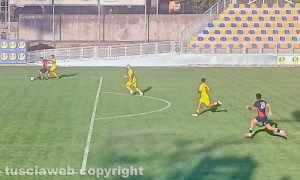 Calcio - Una fase della sfida Viterbese-Sorianese