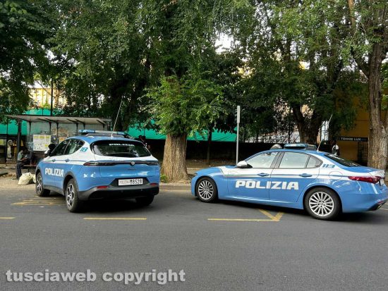 Viterbo - Intervento della polizia in viale Trento