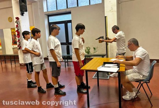Viterbo - Secondo giorno di prove per il trasporto della minimacchina del Pilastro