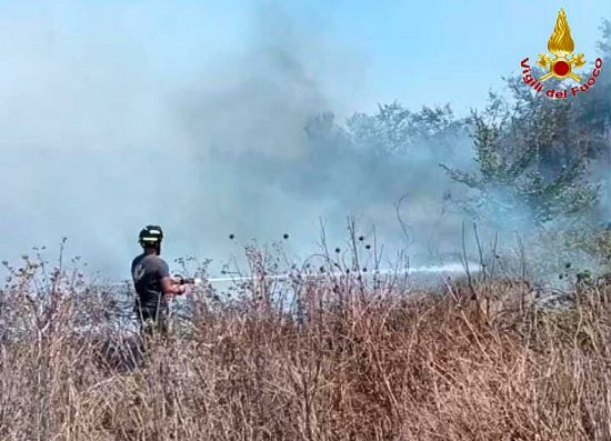 Vasto incendio ad Anguillara Sabazia