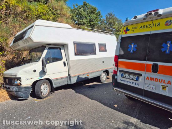 Montefiascone - Scontro moto-camper sulla Cassia