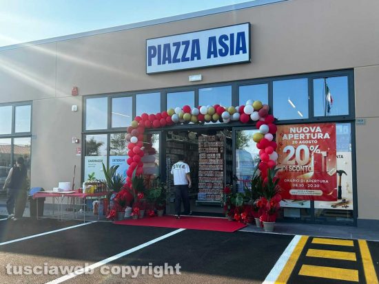 L'inaugurazione dell'area commerciale a Paparano