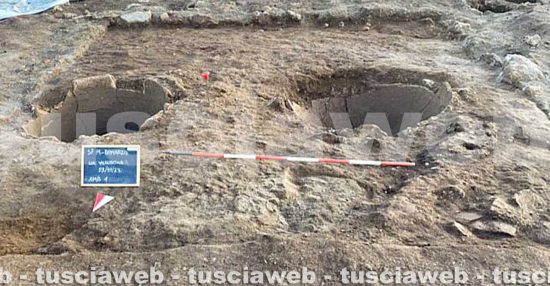 Bomarzo - I dolia: grandi contenitori usati dai Romani per conservare derrate come vino, olio o cereali
