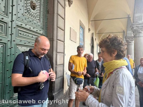 Santa Rosa - Tutti in fila per i biglietti