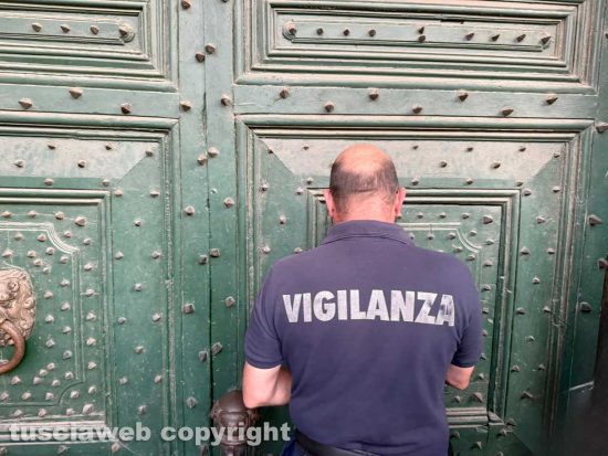 Santa Rosa - Tutti in fila per i biglietti