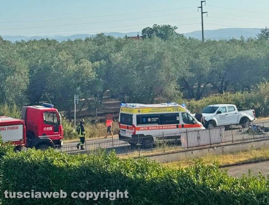 Viterbo - Moto contro pick-up sulla Tuscanese