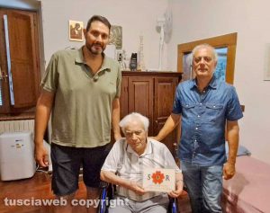 Viterbo - Giancarlo e Angelo Paccosi, figlio e nipote dell’ideatore e costruttore di “Campanile che cammina”, sono entrati nell’associazione Ex facchini di Santa Rosa