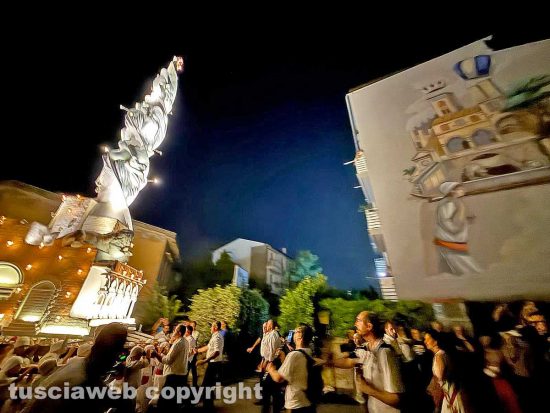 Santa Rosa - Il trasporto della minimacchina del Pilastro Armonia celeste