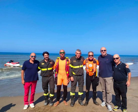 Mauro Rotelli visita i presidi acquatici dei vigili del fuoco a Tarquinia e Montalto