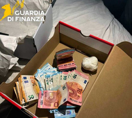 Viterbo - Finanza - In casa nascondeva un chilo di droga: arrestato pusher a San Faustino