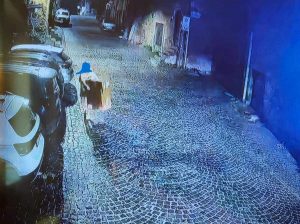 Viterbo - Abbandona rifiuti al Carmine