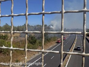 Viterbo - Incendio sulla superstrada