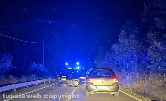 Caprarola – Un frontale tra due auto nel cuore della notte, tre persone ferite