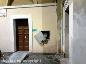 Viterbo - Teatro dell'Unione - Ingresso laterale nel degrado