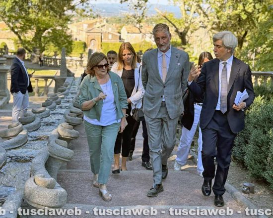 Il ministro Alessandro Giuli in visita a Villa Lante
