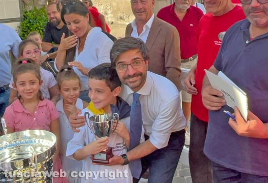 Viterbo - Palio delle Piccole botti - Daniele Sabatini e il terzo classificato Filippo Angeletti