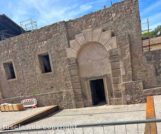 Viterbo - Ridotti i parcheggi a piazza Sallupara