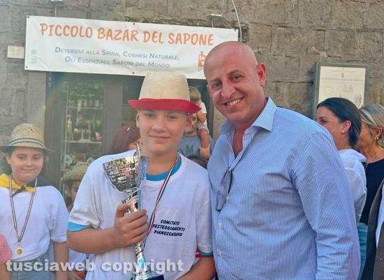 Viterbo - Palio delle Piccole botti - Marco Ciorba e il secondo classificato Lorenzo Piccioli