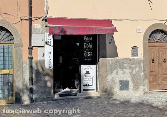 Viterbo - San Faustino - Il negozio Pane e dolci