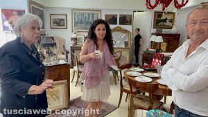 Inaugurato “Così com’è”, il negozio di antiquariato di Maria Grazia Finocchi - La sindaca Chiara Frontini