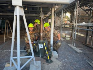 Viterbo - Le operazioni di di pesatura effettuate dall'esercito - La macchina di Santa Rosa Dies Natalis pesa 50,71 quintali