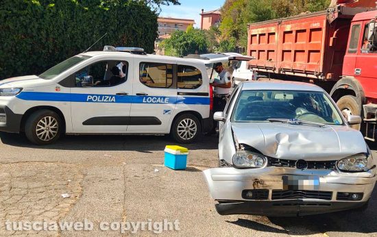 Vetralla - Tamponamento tra due auto sulla Cassia