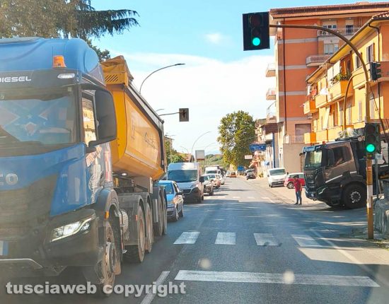 Vetralla - Tamponamento tra due auto sulla Cassia - I rallentamenti al traffico