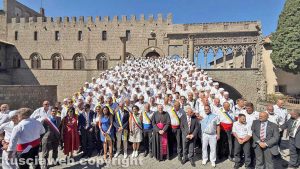 Viterbo - Il giro delle sette chiese dei facchini di santa Rosa