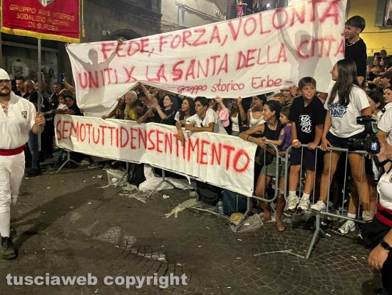 Viterbo - Santa Rosa - Gli striscioni per i facchini