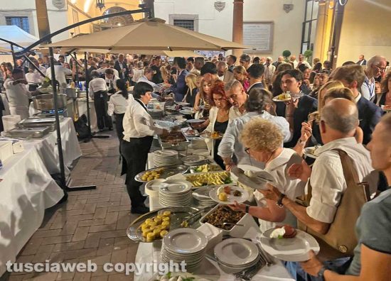 Santa Rosa - I festeggiamenti a palazzo dei Priori