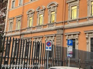 Viterbo - Liceo Buratti, piccola scritta “Opera nazionale Balilla” sul lato dell’edificio