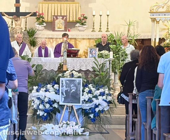 Mazzano Romano - I funerali di Gloria Mancini